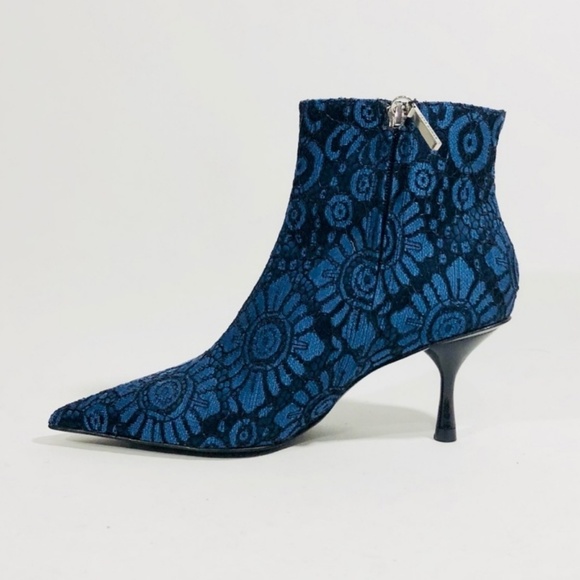 Gorgeous Blue & Black Jacquard Print Zara Booties - Picture 4 of 8